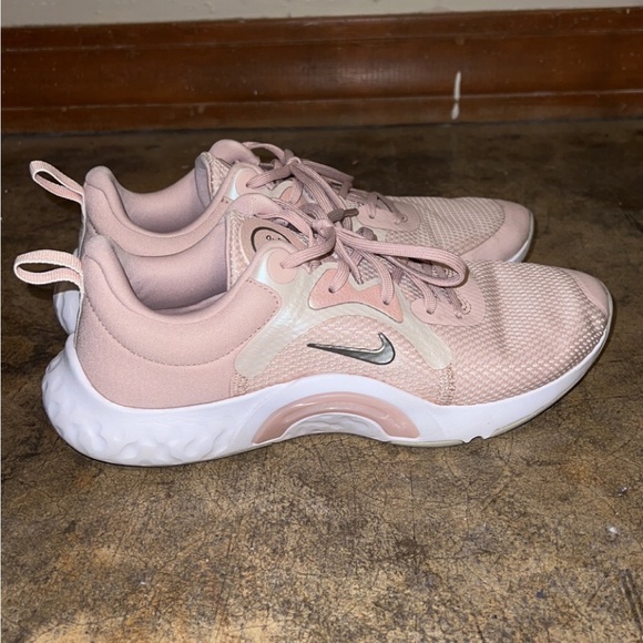 dusty pink nike shoes